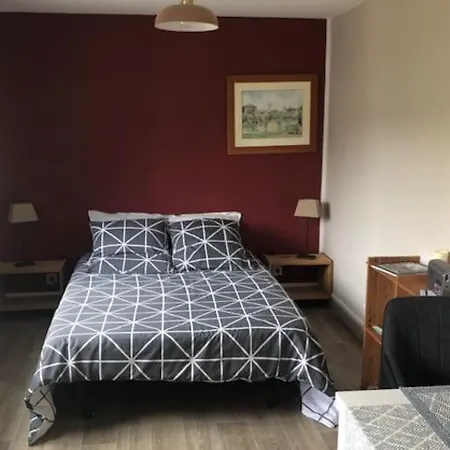 Maison Independante Avec Jardin